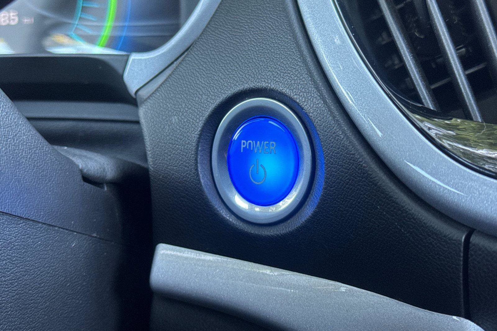 Used 2017 Chevrolet Volt LT w/ Comfort Package image 17