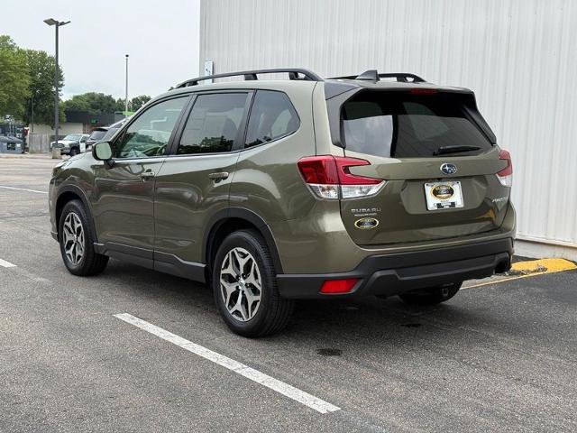 Used 2024 Subaru Forester Premium AWD/4WD image 3