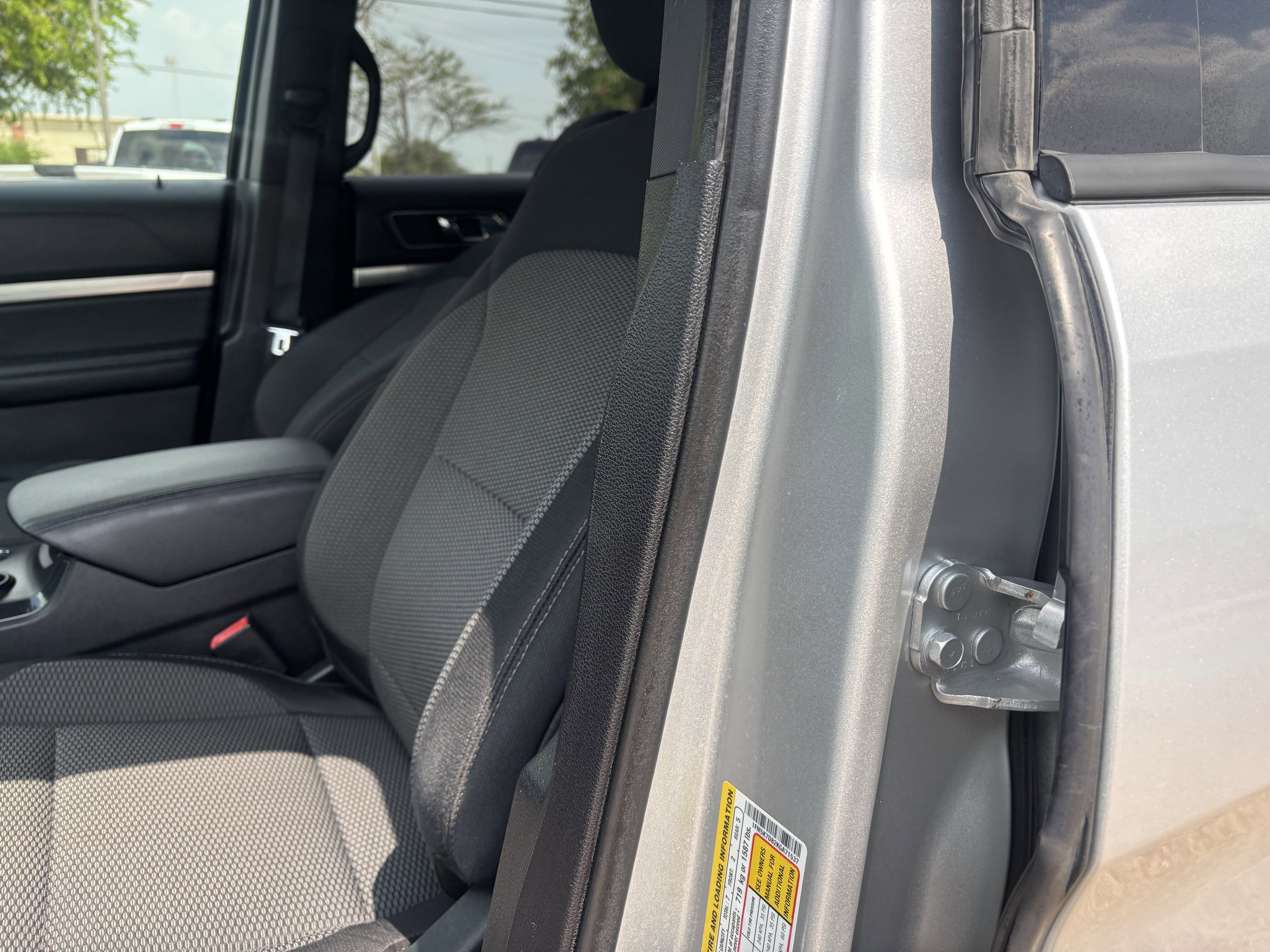 Certified 2019 Ford Explorer XLT FWD image 11