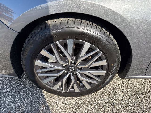 Used 2025 Nissan Altima 2.5 SV FWD image 38