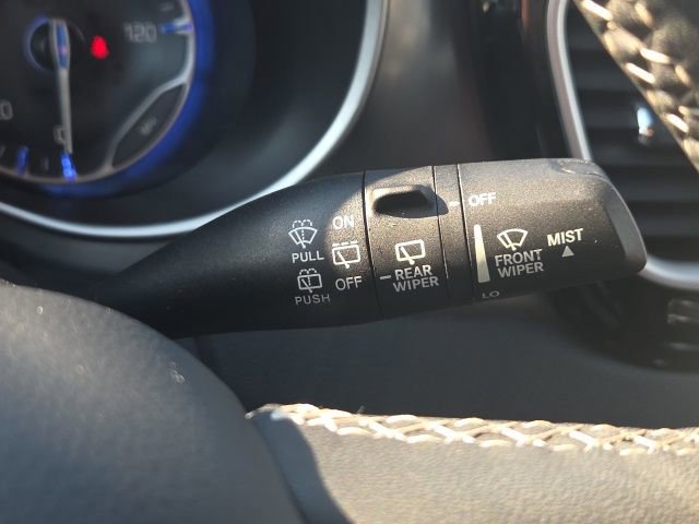 Used 2023 Chrysler Pacifica Touring-L image 40