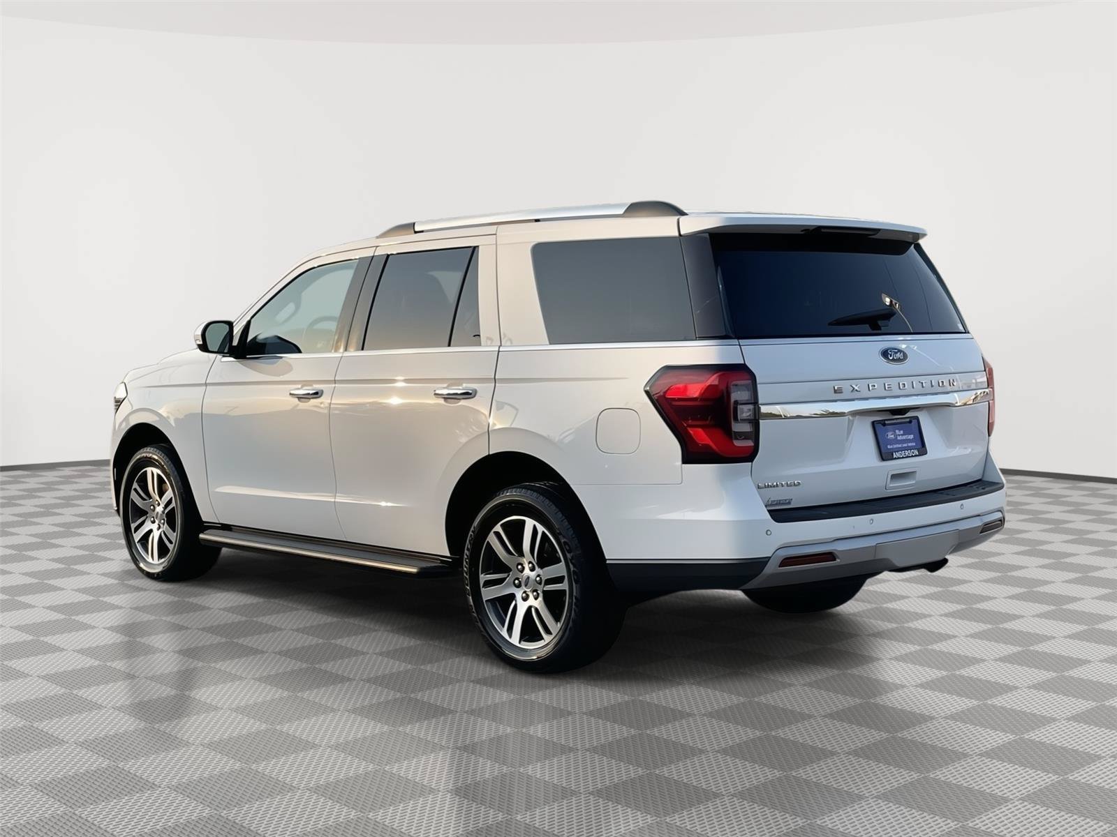 Certified 2024 Ford Expedition Limited AWD/4WD image 9