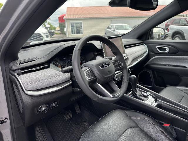 Used 2023 Jeep Compass Latitude w/ Sun and Sound Group AWD/4WD image 20