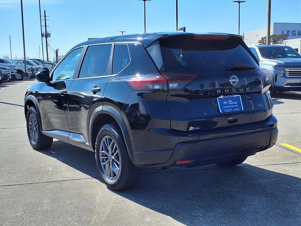 Used 2024 Nissan Rogue S image 4