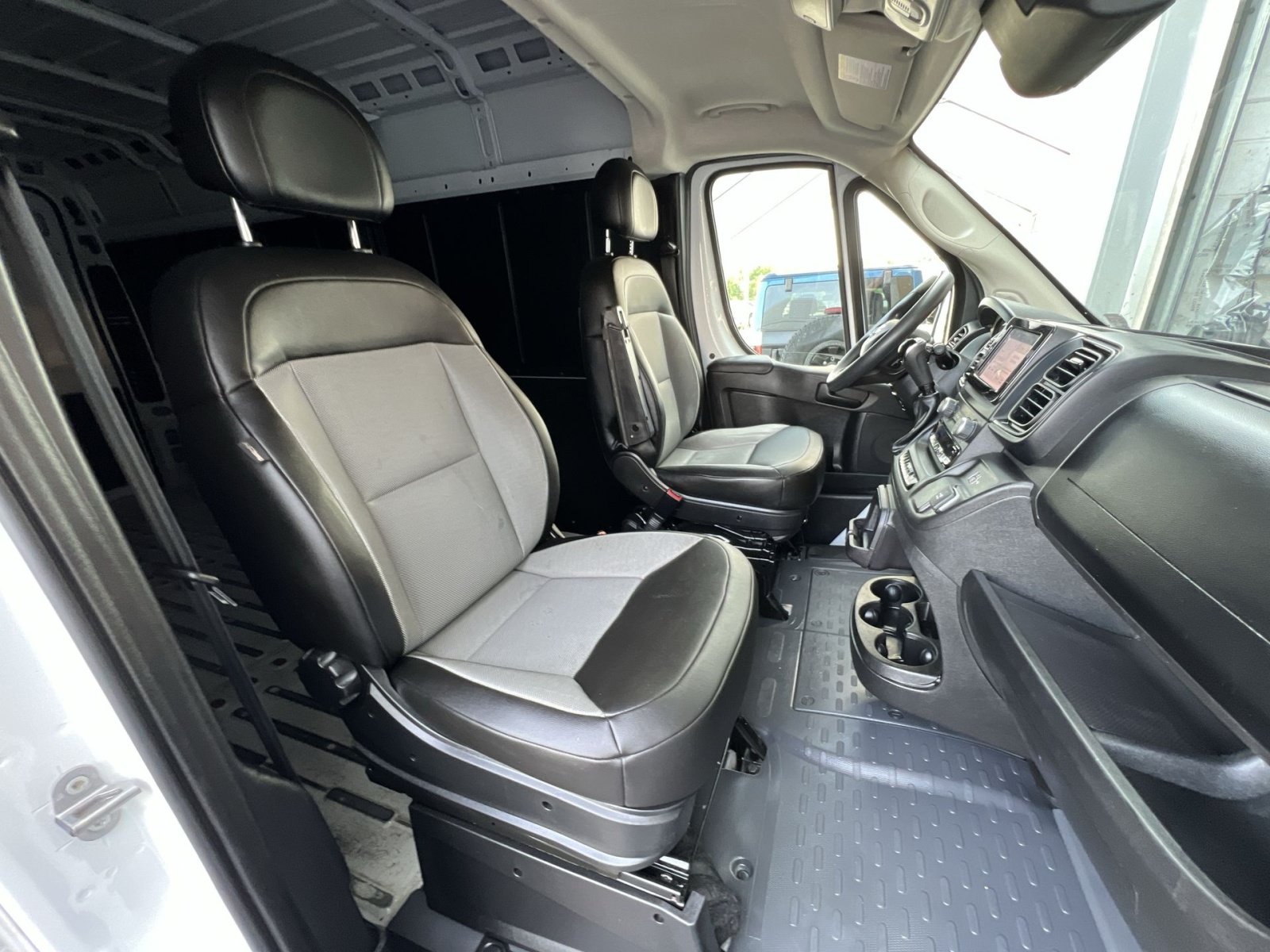 Used 2023 RAM ProMaster 2500 FWD image 35