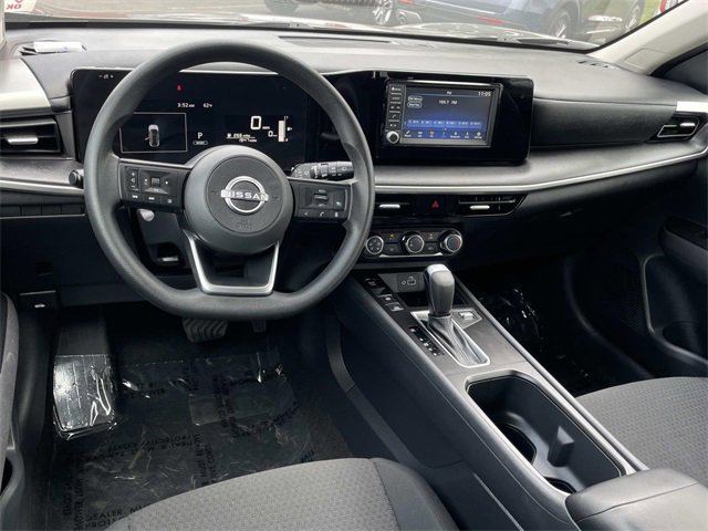 Used 2025 Nissan Kicks S w/ Charging Package image 7