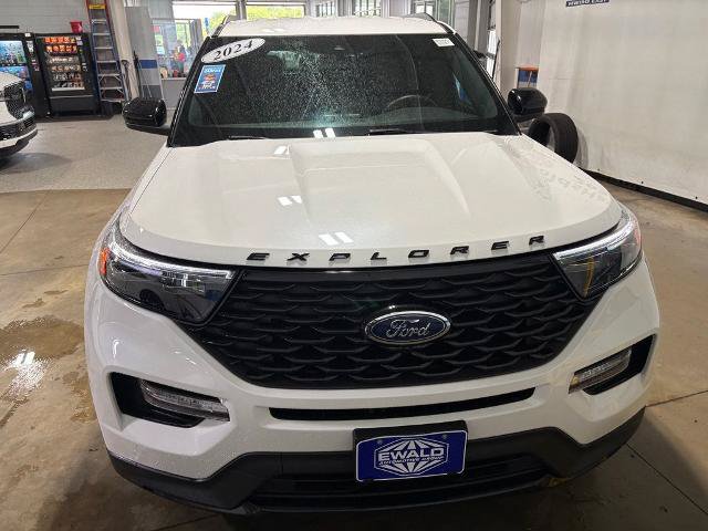 Certified 2024 Ford Explorer ST-Line w/ Class IV Trailer Tow Package AWD/4WD image 3