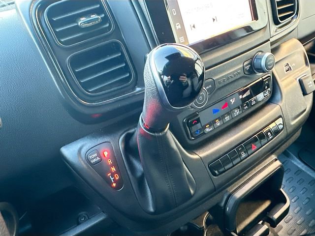 Used 2025 RAM ProMaster 2500 w/ Convenience Group image 17