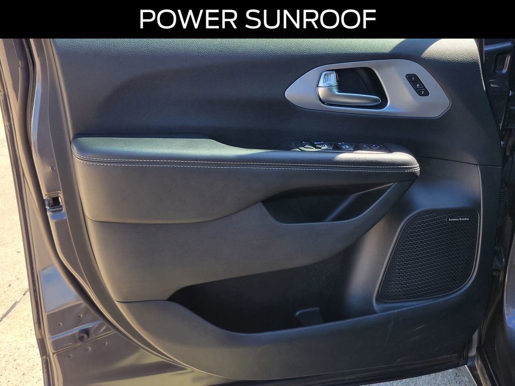 Used 2020 Chrysler Pacifica Limited w/ Advanced Safetytec Group image 17