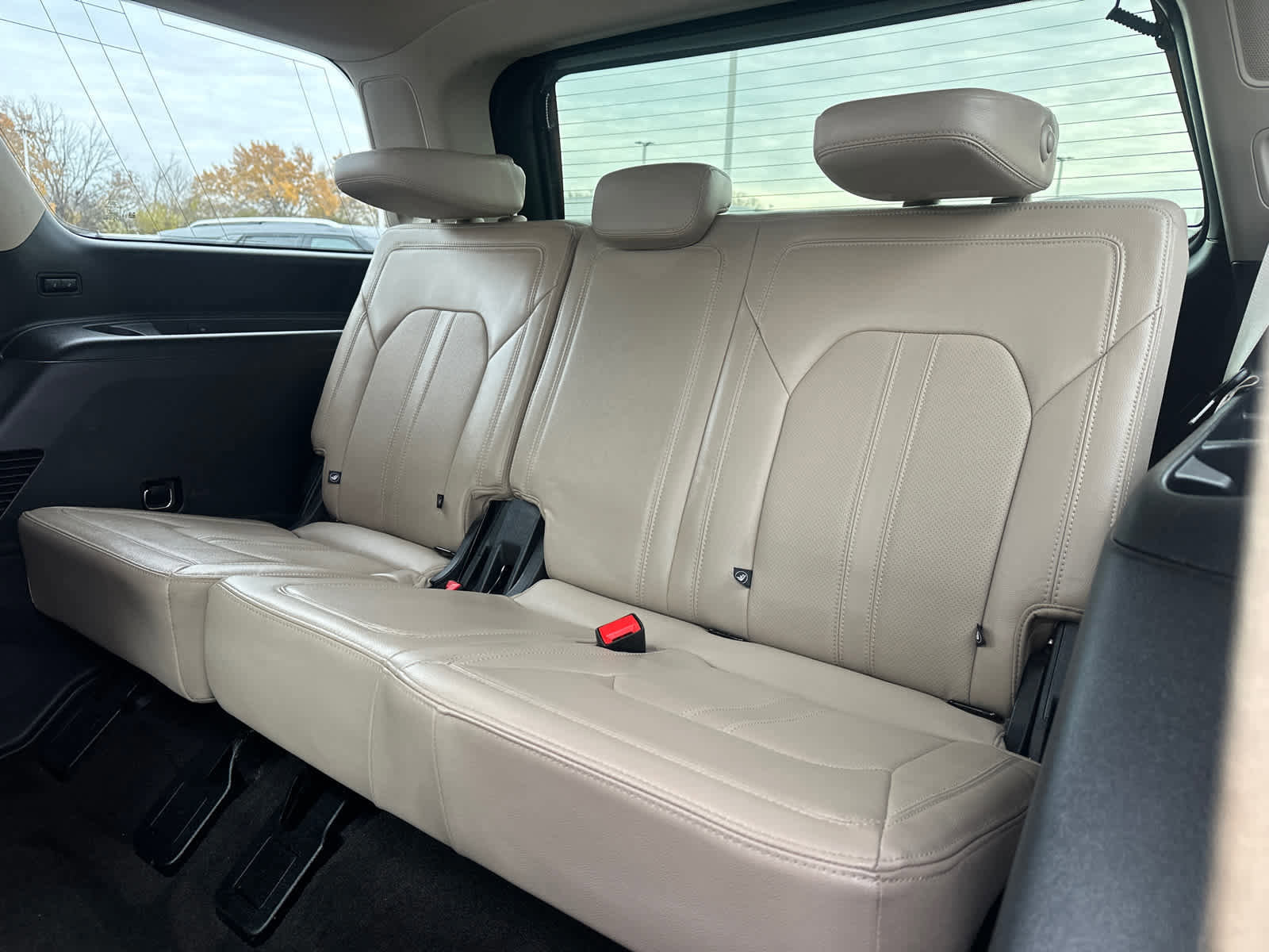 Certified 2023 Ford Expedition Limited image 29