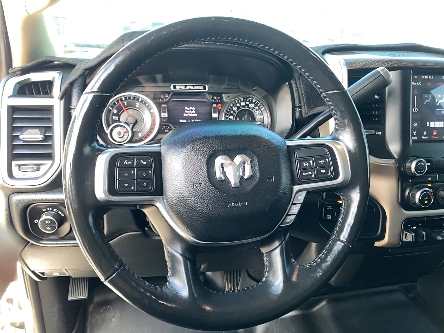 Used 2020 RAM 2500 Laramie AWD/4WD image 13