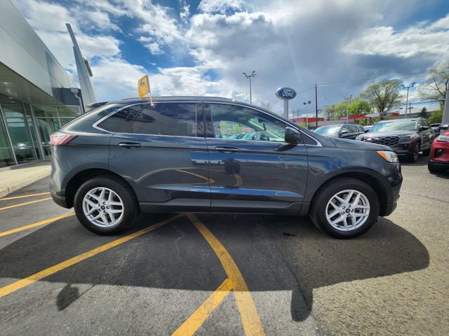 Certified 2022 Ford Edge SEL w/ Convenience Package AWD/4WD image 9
