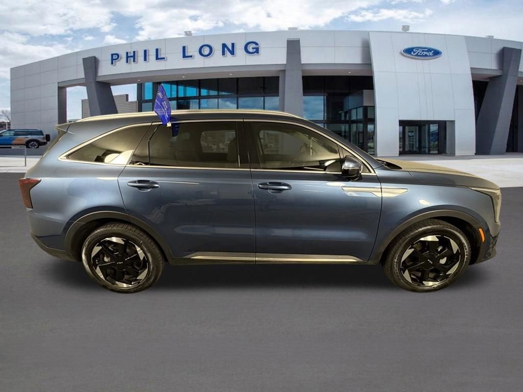 Used 2025 Kia Sorento EX FWD image 6