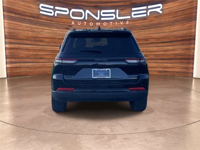 Used 2023 Jeep Grand Cherokee Limited w/ Black Appearance Package AWD/4WD image 6