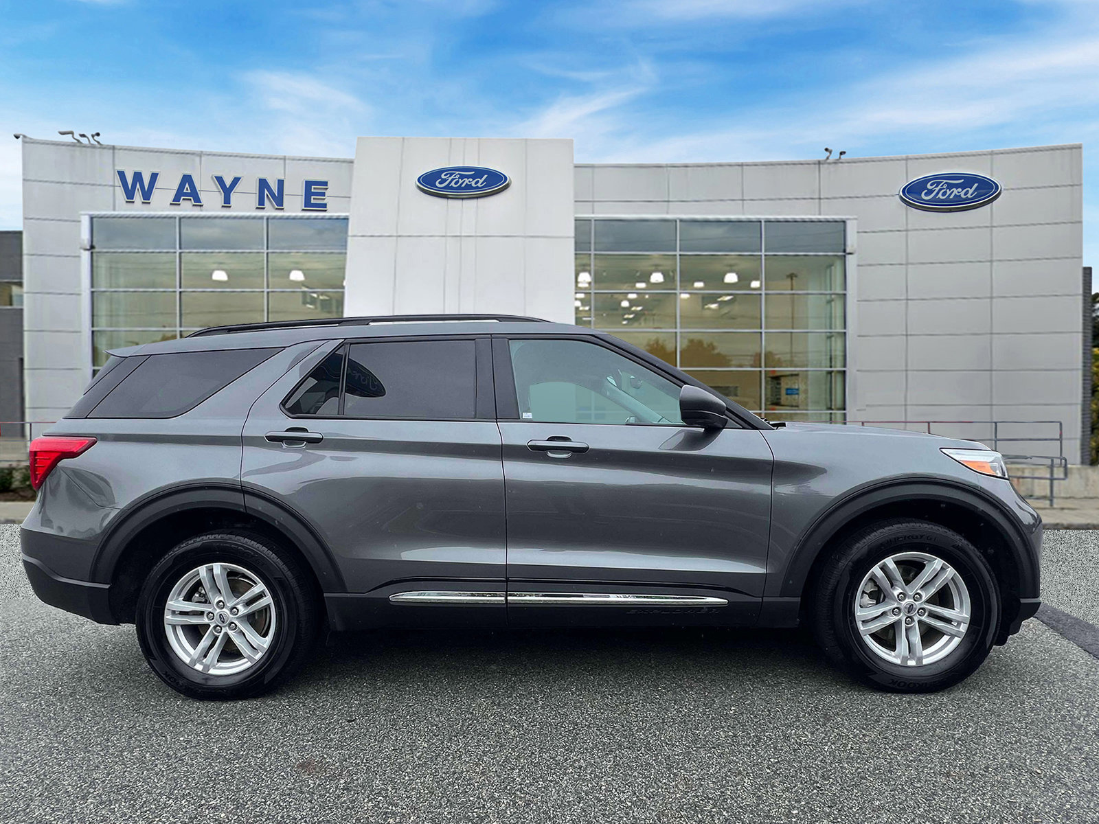 Certified 2022 Ford Explorer XLT image 4