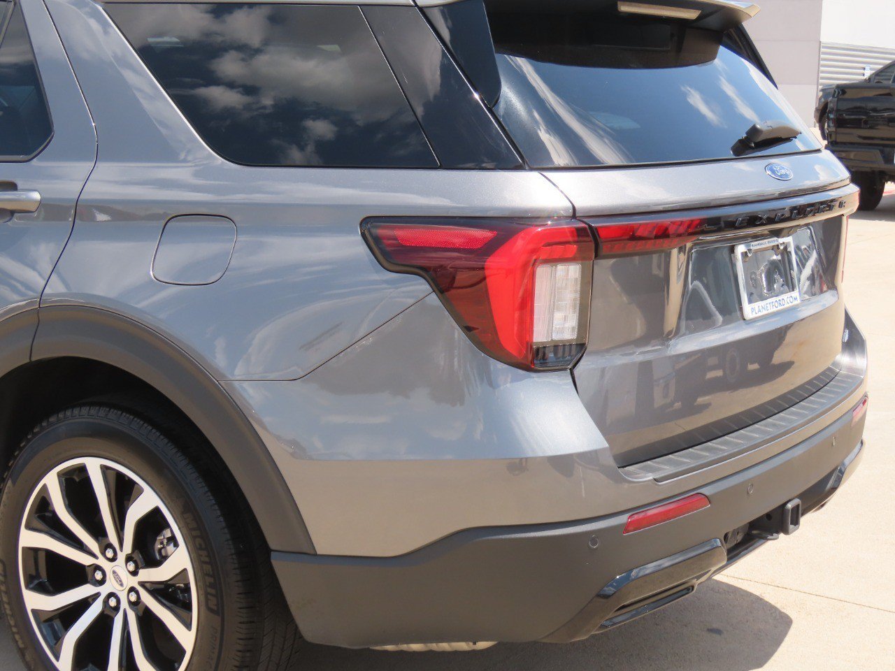 Certified 2025 Ford Explorer ST-Line AWD/4WD image 16