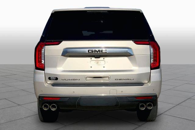 Used 2022 GMC Yukon XL Denali w/ Denali Premium Package RWD image 5
