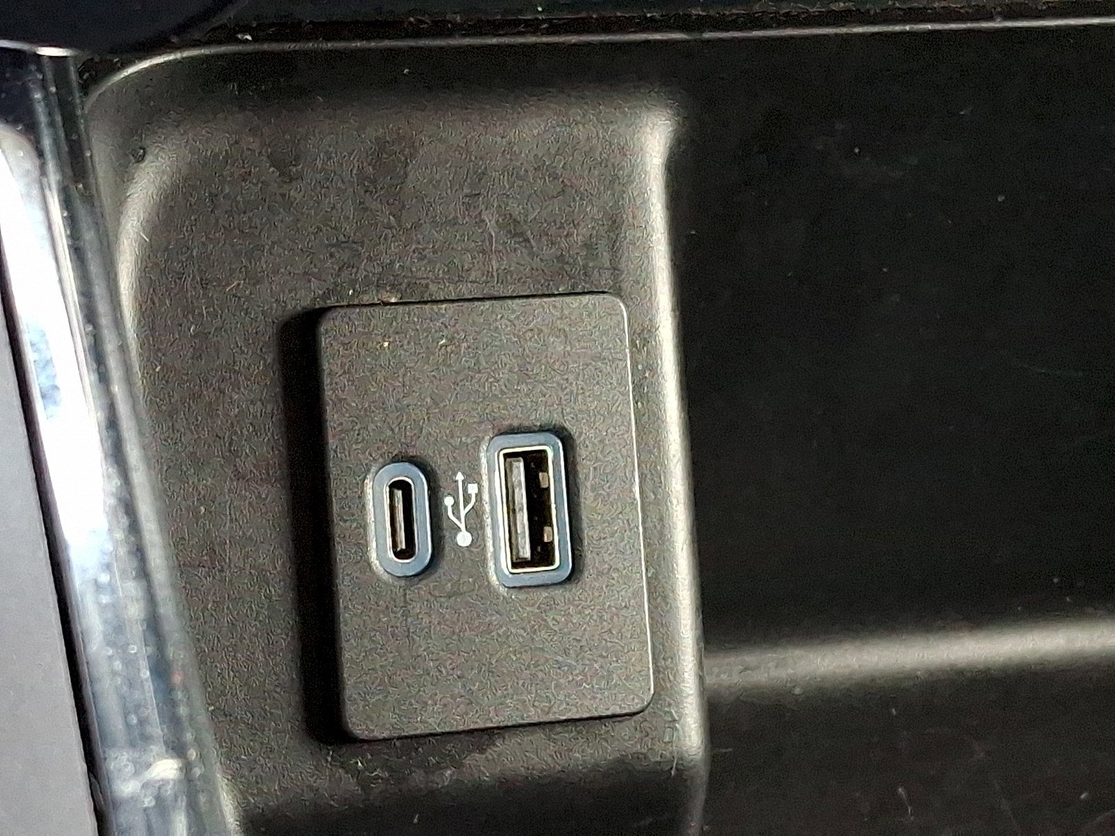 Certified 2024 Ford F150 XLT w/ Mobile Office Package image 24