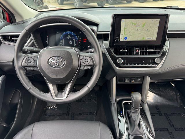 Used 2023 Toyota Corolla Cross XLE w/ Convenience Package image 11