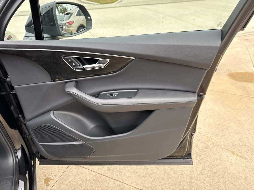 Used 2023 Audi Q7 3.0T Premium Plus w/ Premium Plus Package image 16