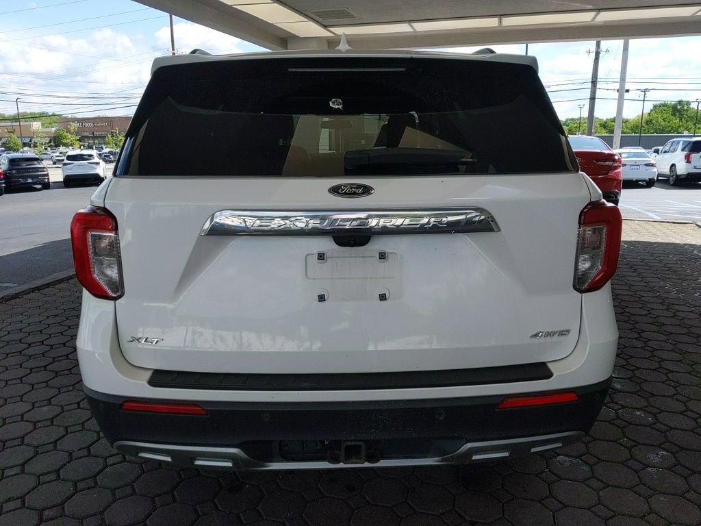 Certified 2022 Ford Explorer XLT w/ Equipment Group 202A AWD/4WD image 7