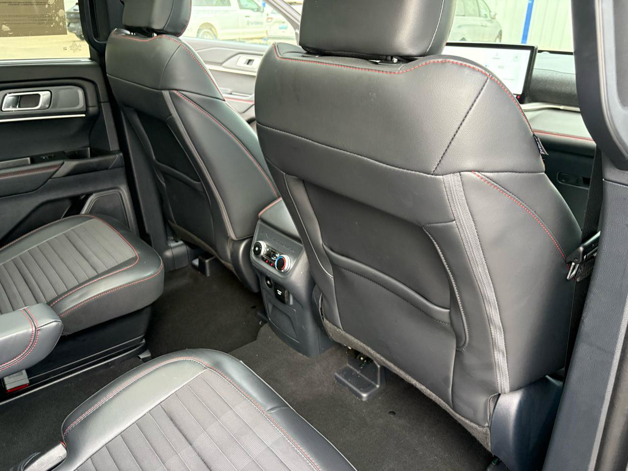 Certified 2025 Ford Explorer ST-Line w/ Premium Package AWD/4WD image 47