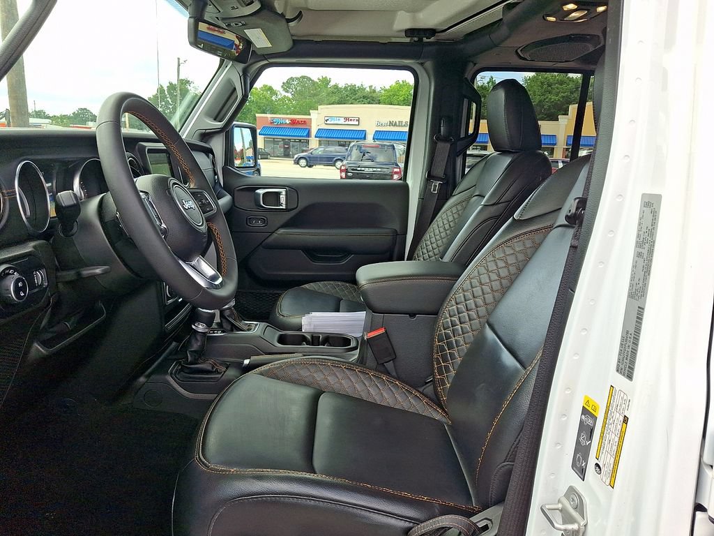 Used 2023 Jeep Gladiator Overland AWD/4WD image 13