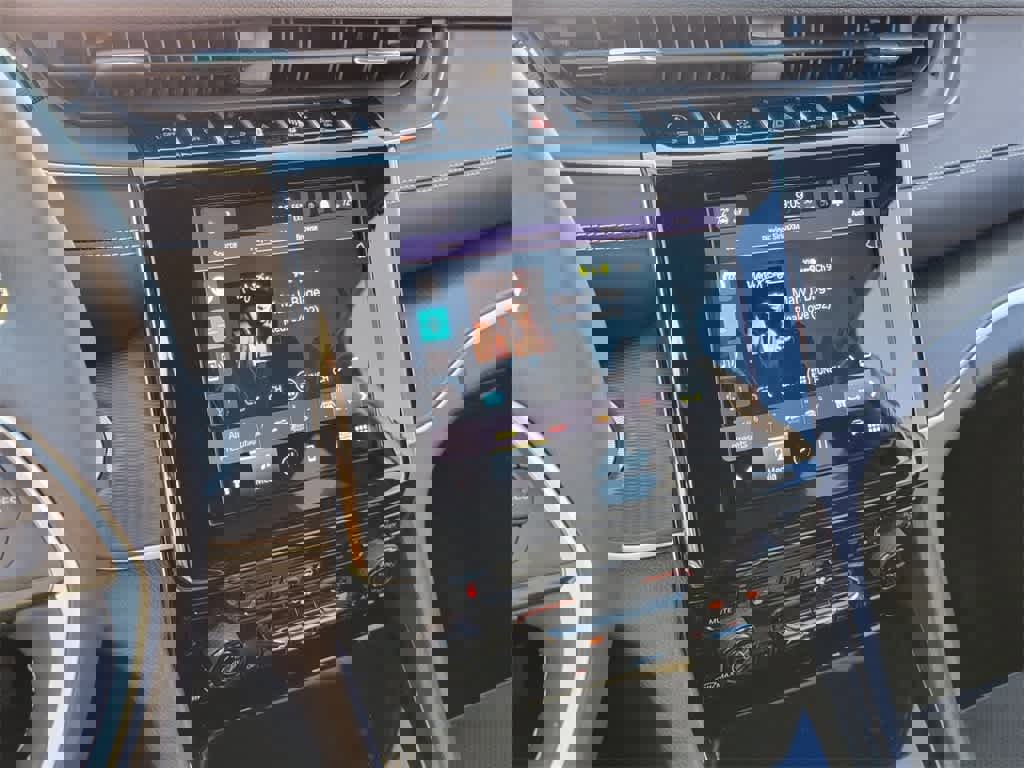 Used 2024 Jeep Grand Cherokee L Laredo image 19