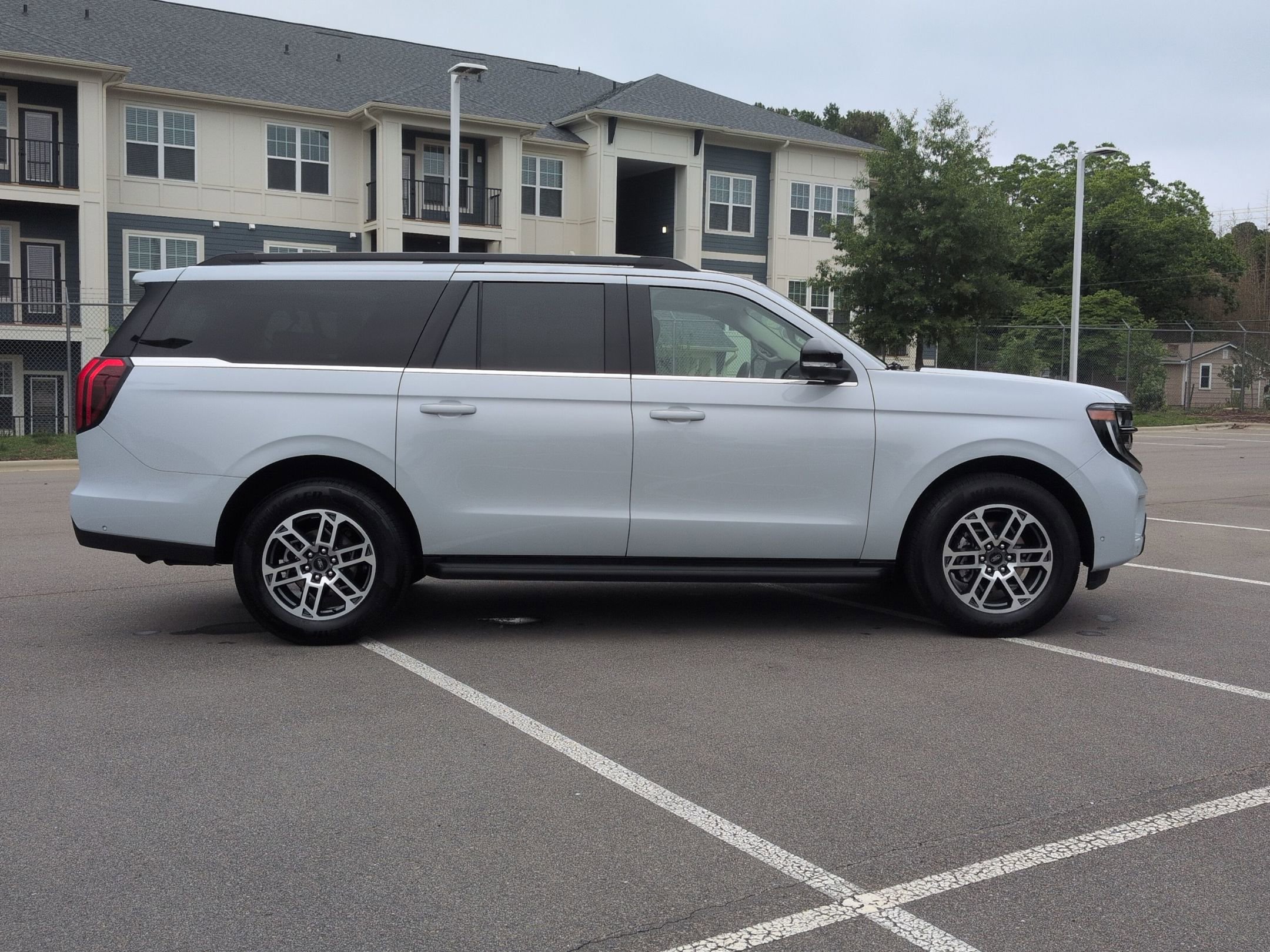 Certified 2025 Ford Expedition Max Active RWD image 3