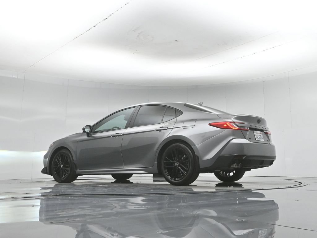 Used 2025 Toyota Camry SE FWD image 4