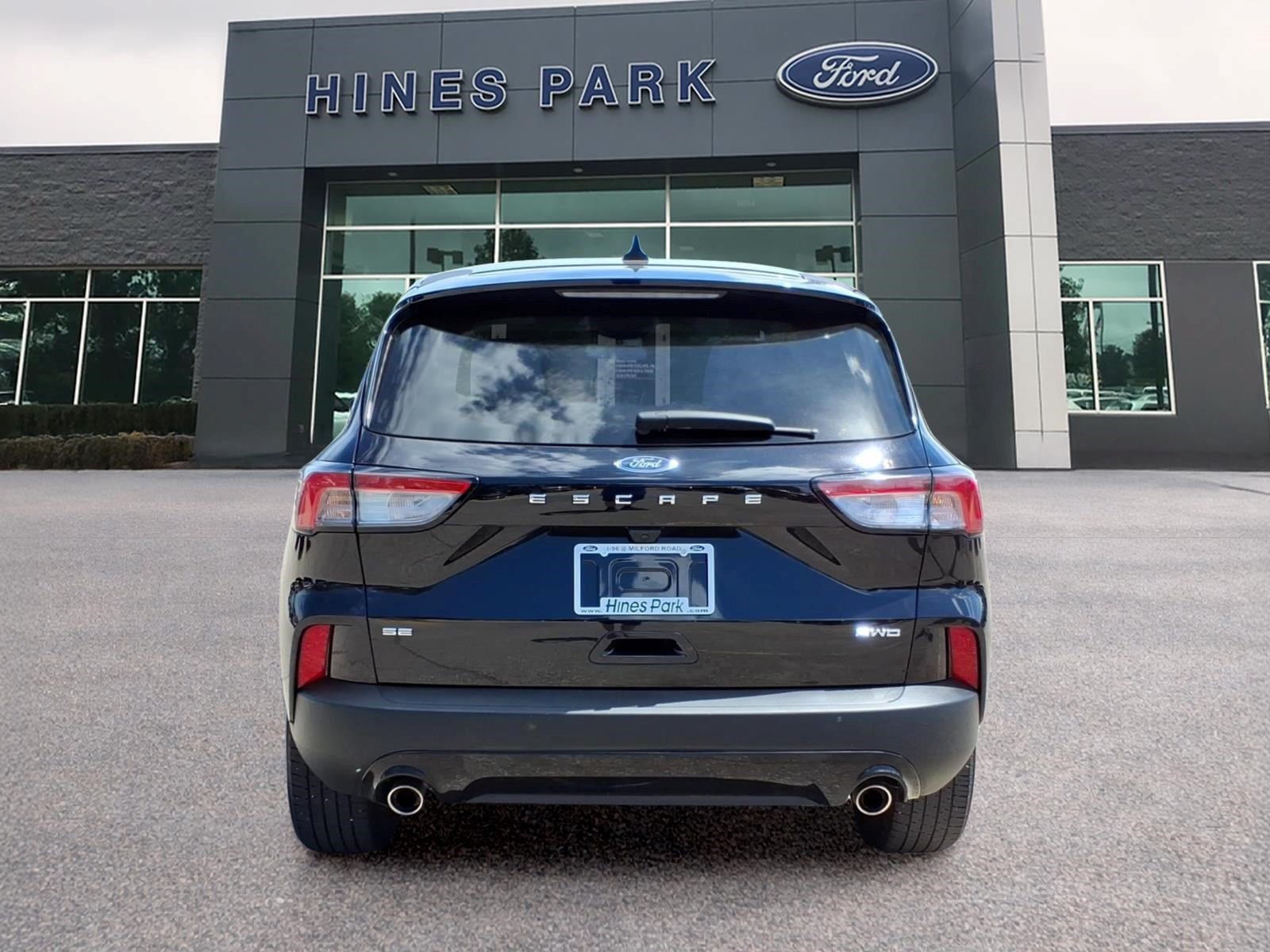 Certified 2022 Ford Escape SE w/ SE Sport Appearance Package AWD/4WD image 6