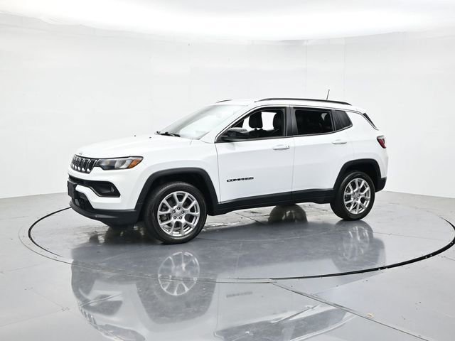 Used 2023 Jeep Compass Latitude AWD/4WD image 5