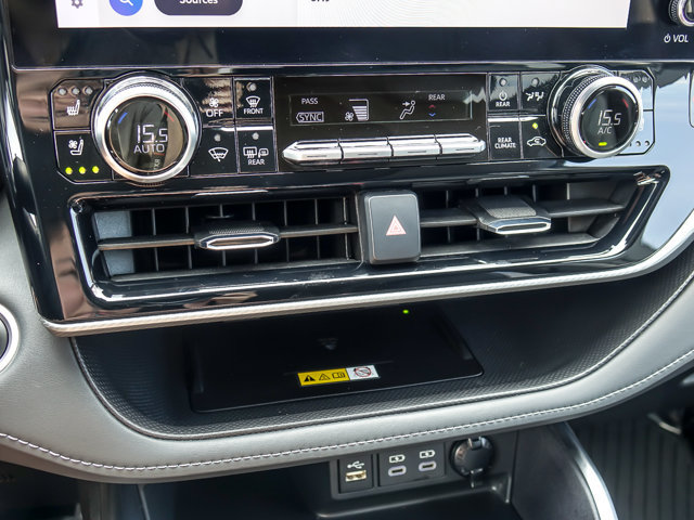 Used 2024 Toyota Highlander Platinum AWD/4WD image 19