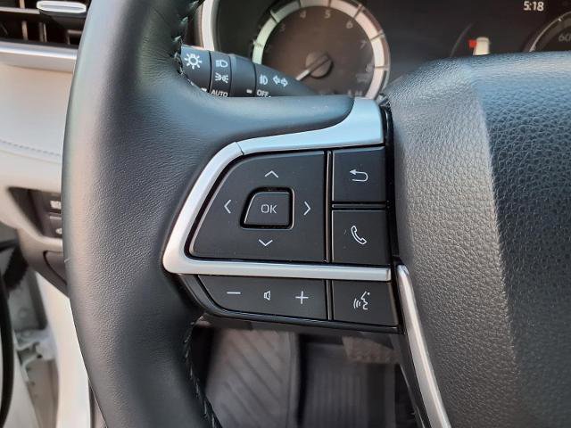 Used 2023 Toyota Highlander XLE image 8