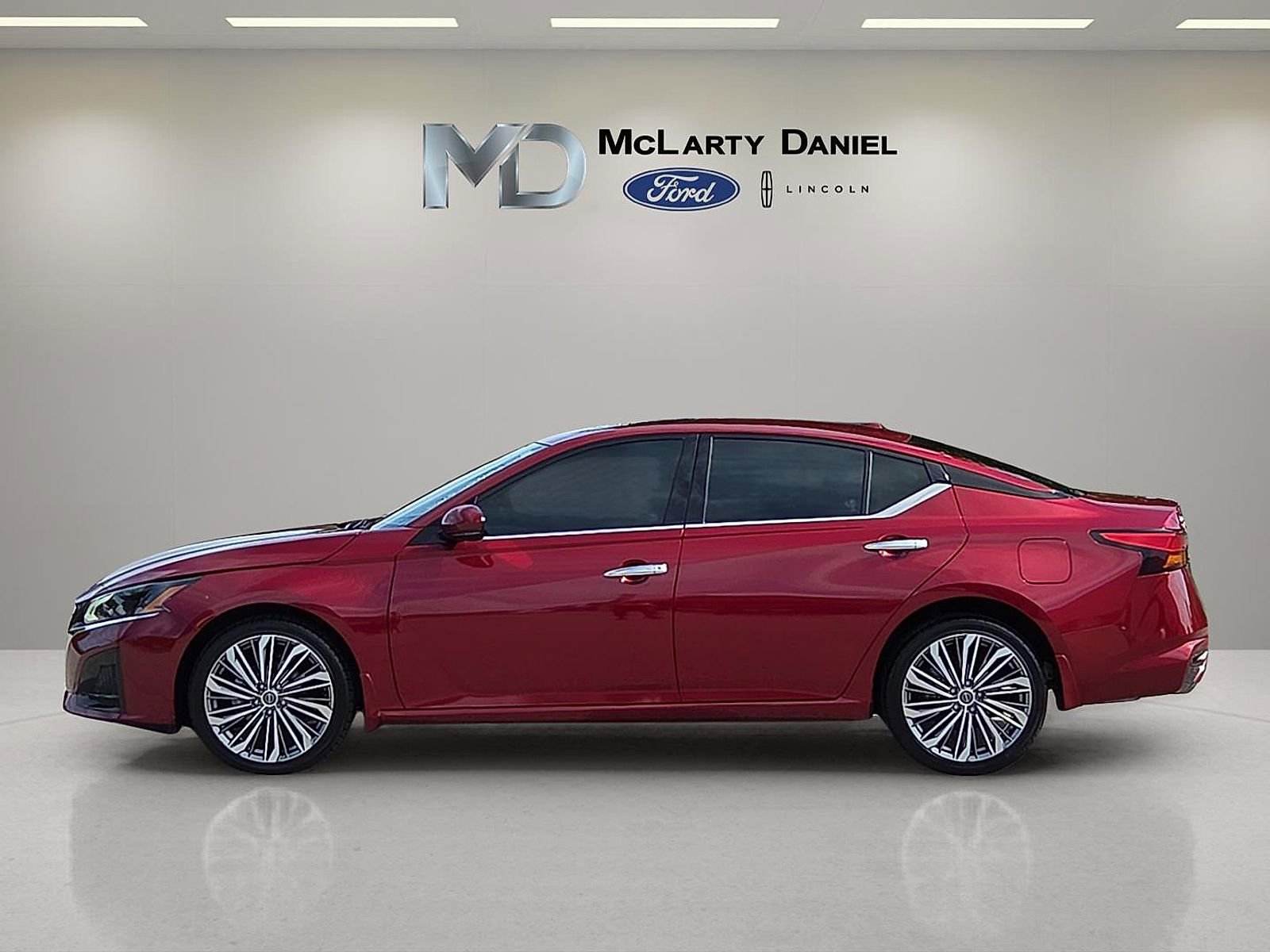 Used 2023 Nissan Altima 2.5 SL AWD/4WD image 3