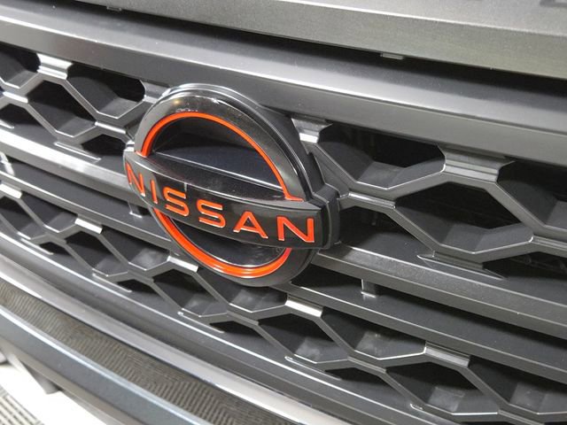 Used 2023 Nissan Frontier PRO-4X w/ Technology Package image 12