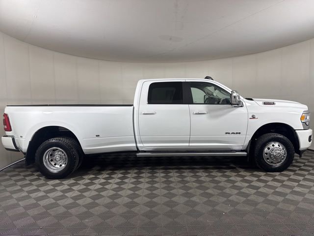Used 2024 RAM 3500 Laramie AWD/4WD image 2