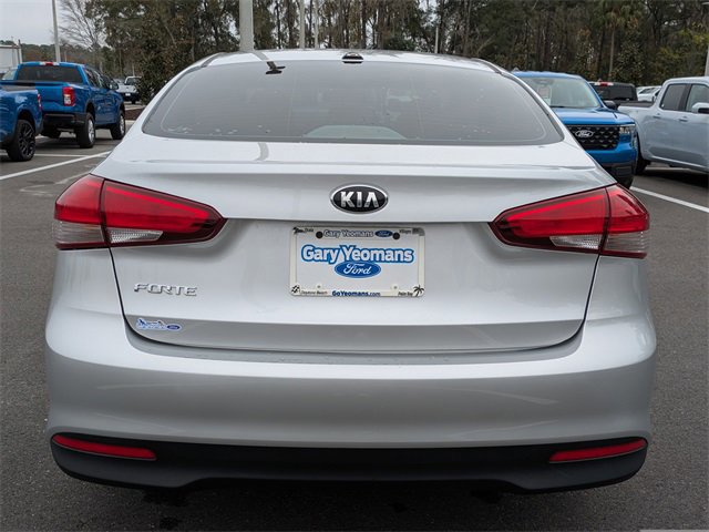 Used 2017 Kia Forte LX image 4