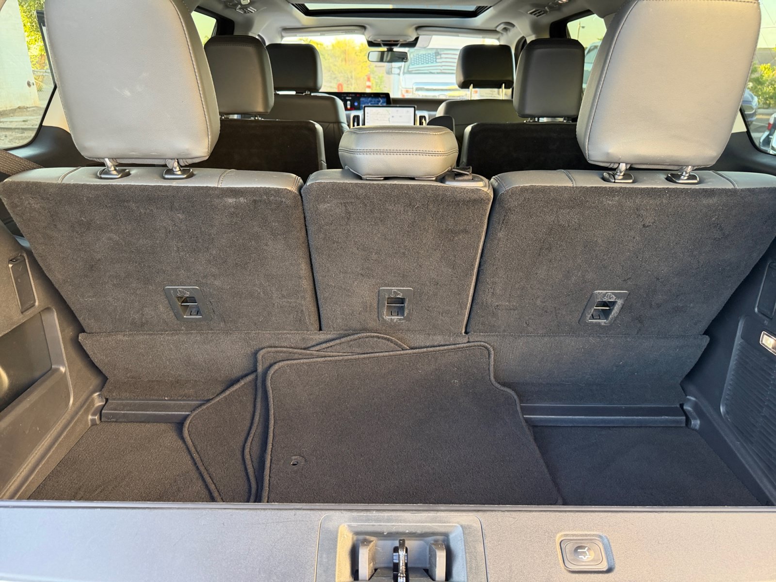 Certified 2025 Ford Expedition Active AWD/4WD image 28