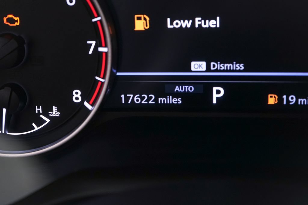 Used 2023 Nissan Rogue SV AWD/4WD image 17