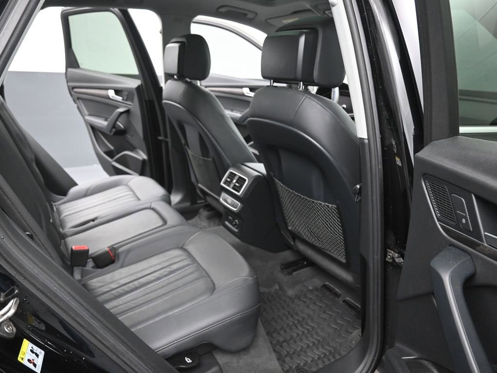 Used 2019 Audi Q5 Prestige w/ Prestige Package image 17