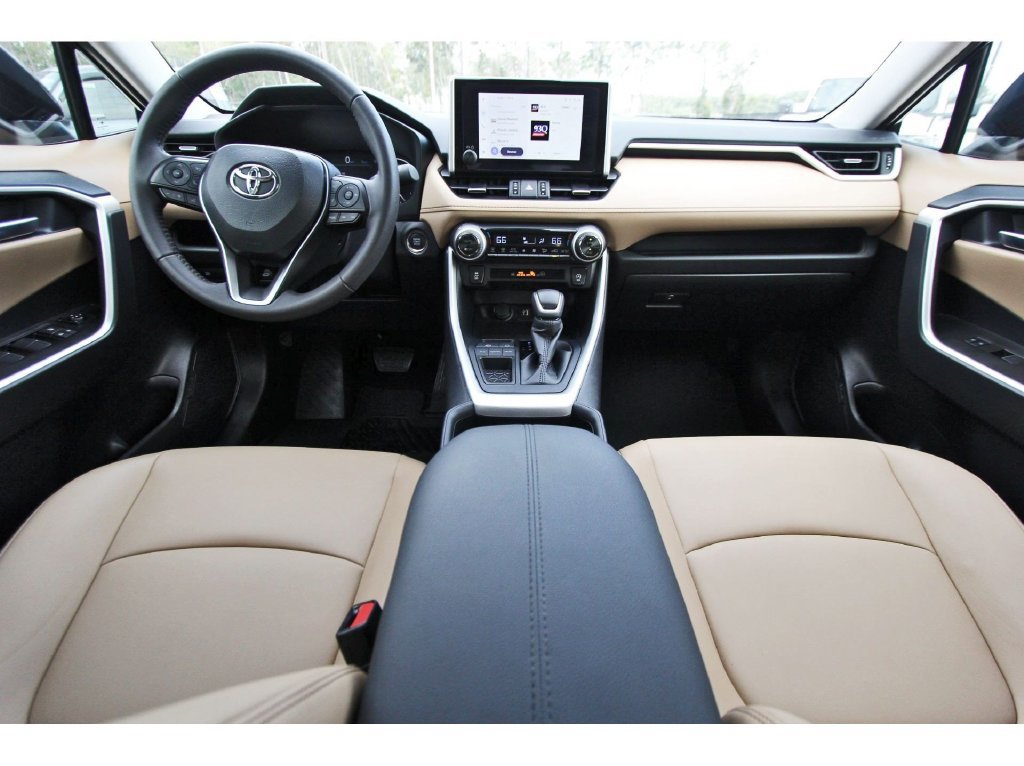 Used 2025 Toyota RAV4 XLE Premium w/ Blackout Package (GST) FWD image 10