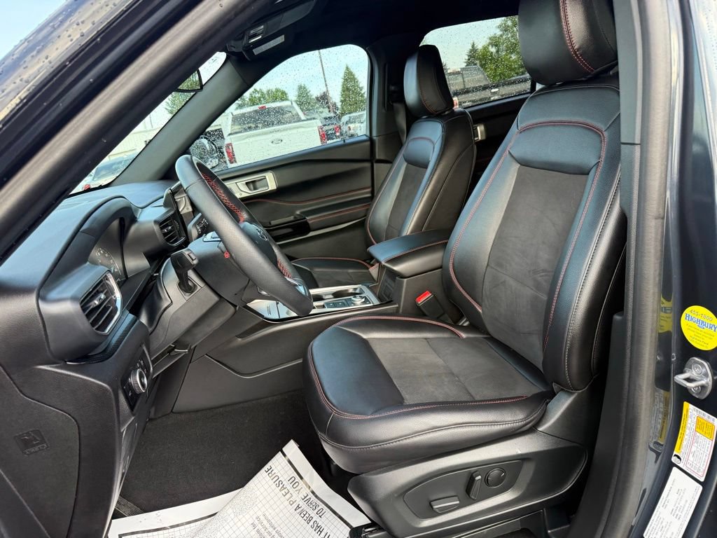 Certified 2024 Ford Explorer ST-Line w/ Class IV Trailer Tow Package AWD/4WD image 25