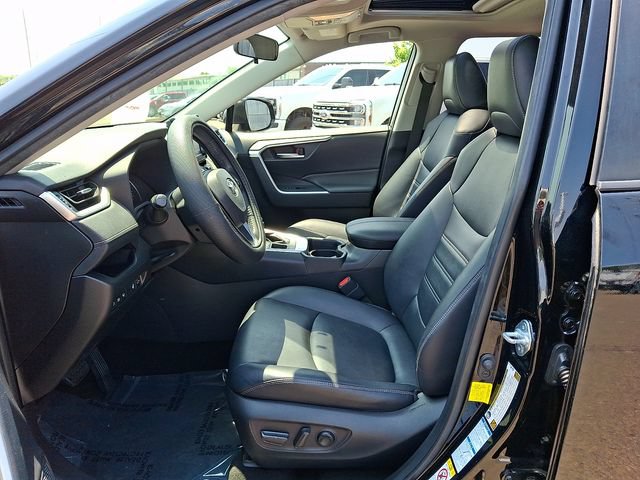 Used 2019 Toyota RAV4 XLE Premium w/ Cold Weather Package AWD/4WD image 13