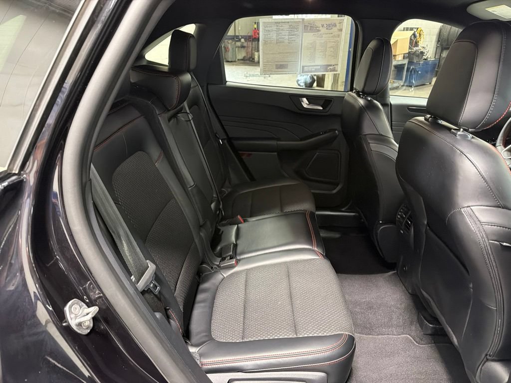 Certified 2024 Ford Escape ST-Line w/ Tech Pack #1 AWD/4WD image 10