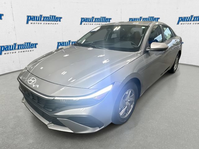 Used 2025 Hyundai Elantra SE