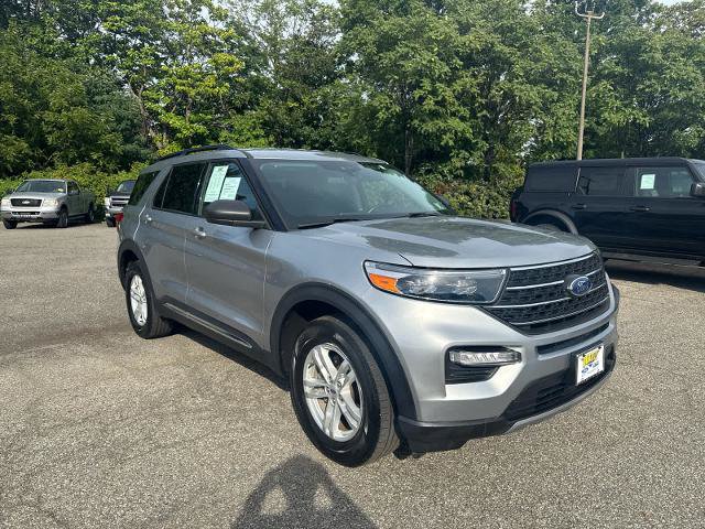 Certified 2023 Ford Explorer XLT w/ Equipment Group 202A AWD/4WD image 1