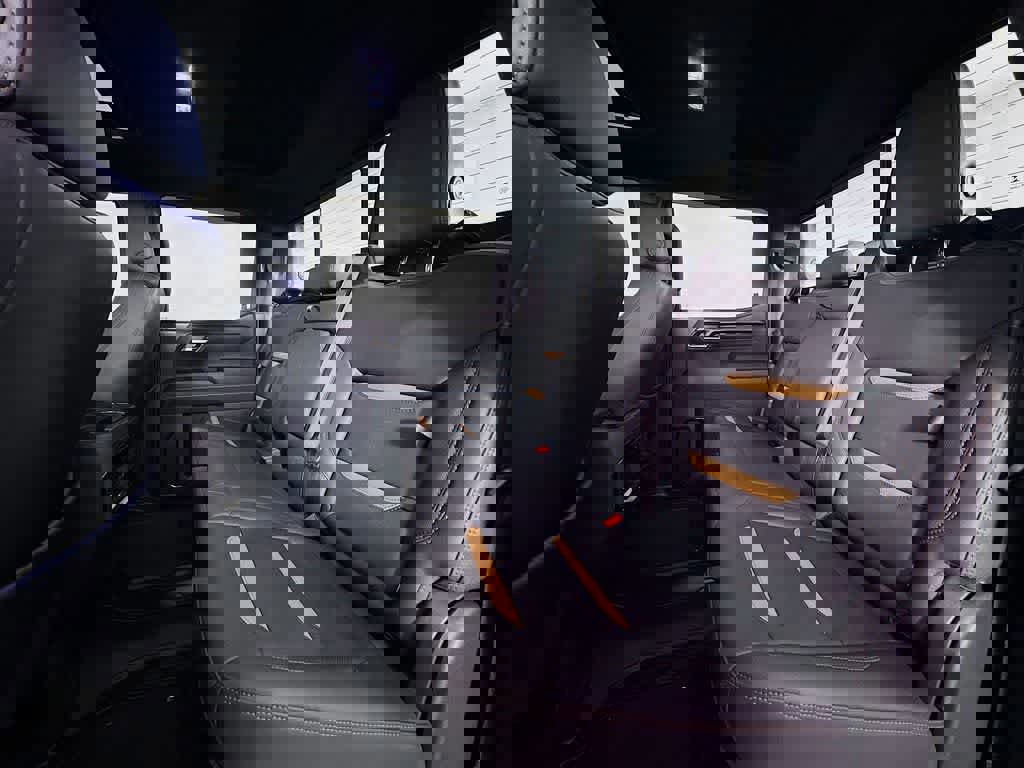 Used 2025 GMC Sierra 1500 AT4 w/ Technology Package image 17