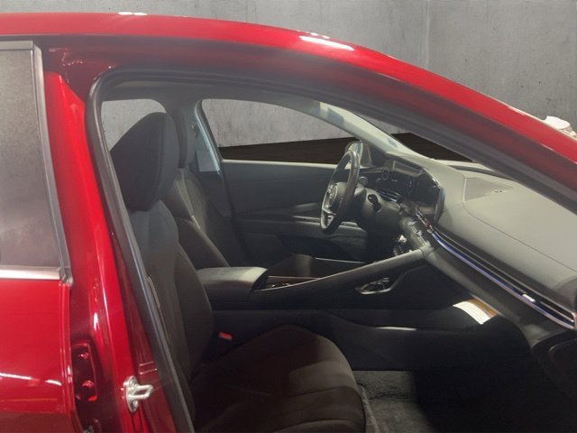 Used 2025 Hyundai Elantra SEL FWD image 21