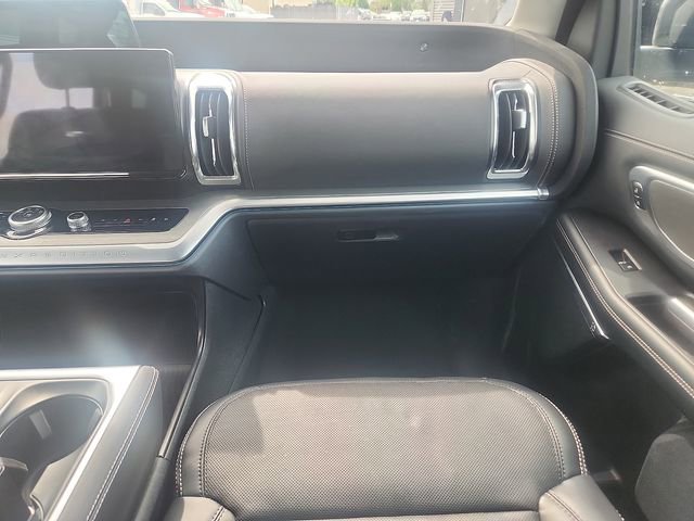 Certified 2025 Ford Expedition Platinum AWD/4WD image 10